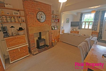 2 bedroom terraced house to rent - Photo 3