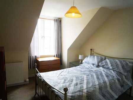 3 bedroom flat to rent - Photo 2