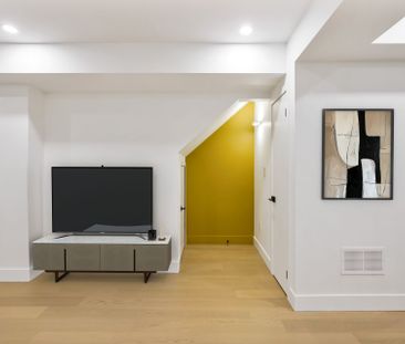 For Lease - 396 Jones Avenue Unit# Mainfloor, Toronto, Ontario - Photo 1