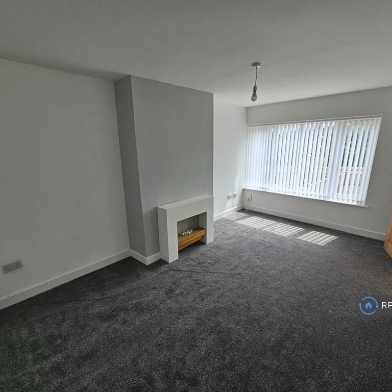 4 bedroom semi-detached house to rent - Photo 1