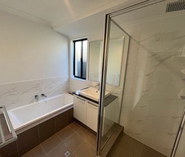 Theatre Room, Ducted A/C & Huge Backyard! - Photo 1