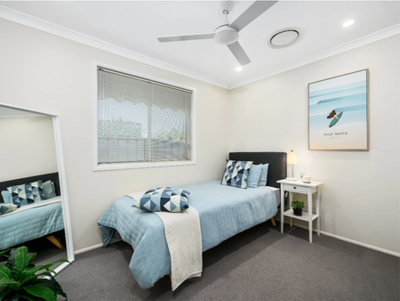 Spacious 5-Bed Family Home in Peaceful Glenwood Location - Photo 5