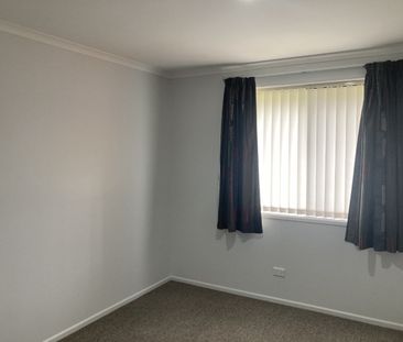 Discover comfortable, convenient living in this freshly painted 3 b... - Photo 4