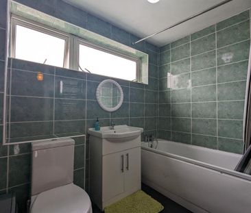 3 bedroom terraced house to rent - Photo 2