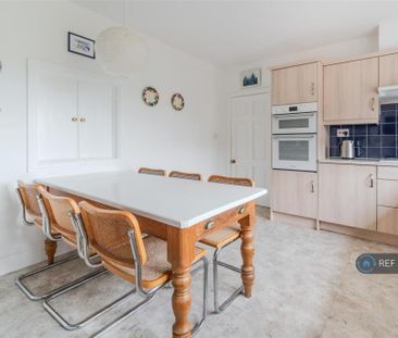 5 bedroom detached house to rent - Photo 3