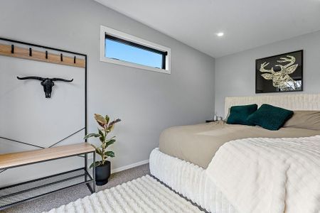 Lovely unit nestled on a tranquil lifestyle block - Photo 2