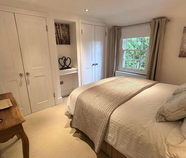 BILLS INCLUDED A charming fully furnished country cottage in the he... - Photo 1