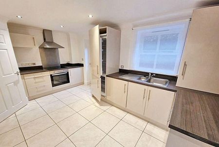 2 bed semi-detached house to rent in TS15 - Photo 5