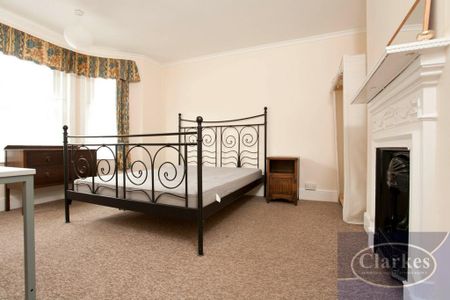 4 bedroom detached house to rent - Photo 4