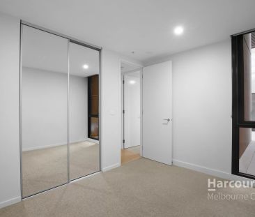 Modern, Stylish Apartment with Exceptional Features - Photo 2