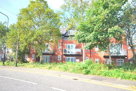 1 bedroom in a house share to rent - Photo 3