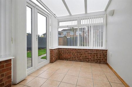 2 bedroom semi-detached house to rent - Photo 3