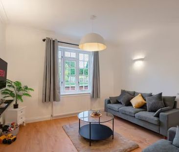 3 Bed Terraced House, Putney Park Lane, SW15 - Photo 4