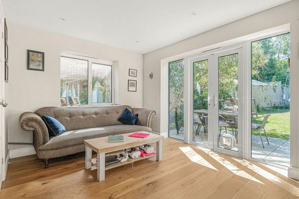 4 bedroom detached house to rent - Photo 1