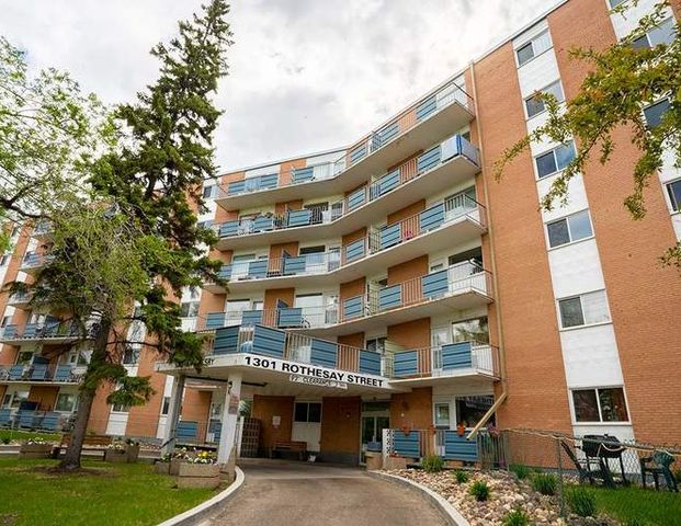 Norway House | 1301 Rothesay Street, Winnipeg - Photo 1