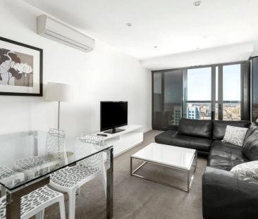Bright & Modern Two-Bedroom Apartment Above Vogue Shopping Centre - Photo 2