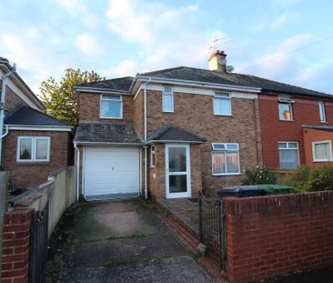 1 bedroom in a house share to rent - Photo 1