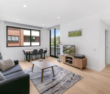 Modern and immaculate 2-bedroom apartment - Photo 1