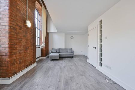 1 bedroom flat to rent - Photo 2