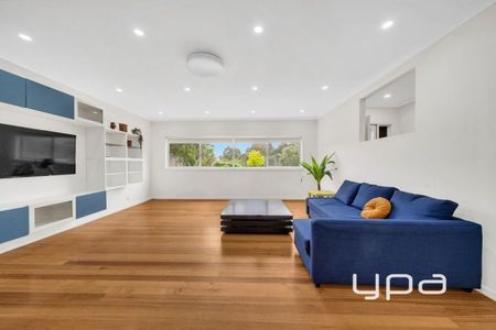 Affordable Craigieburn Gem with Water Views - Photo 2