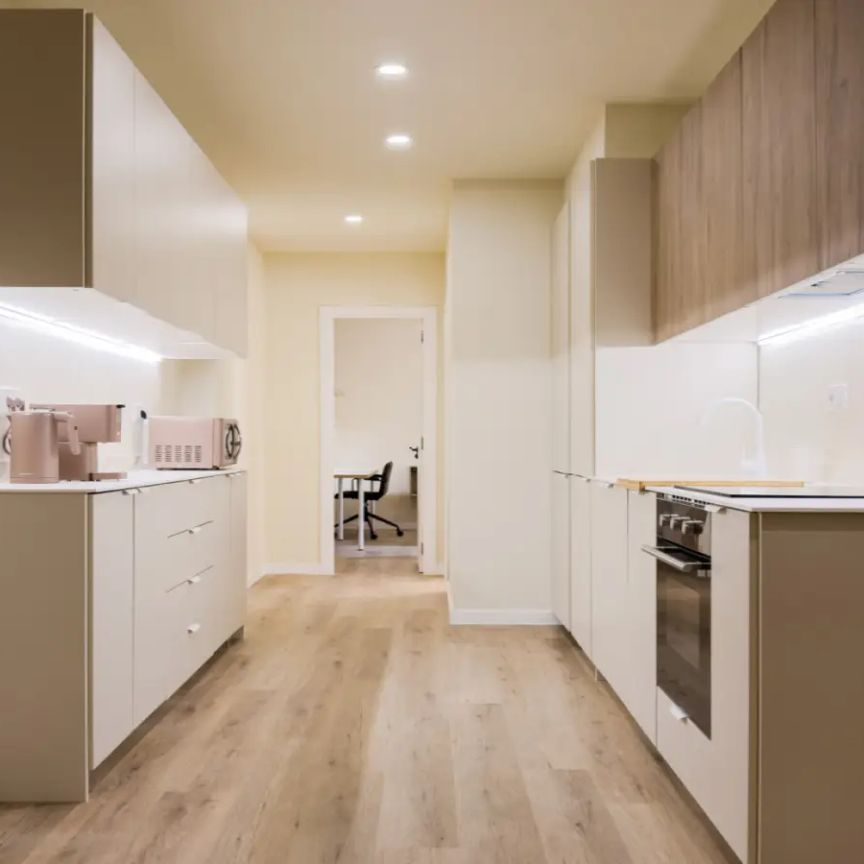Room in a shared 4-bedroom apartment for rent in el Camp d'en Grassot i Gracia Nova. - Foto 1