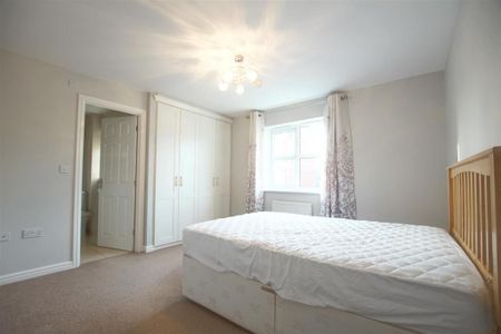 3 bedroom detached house to rent - Photo 4