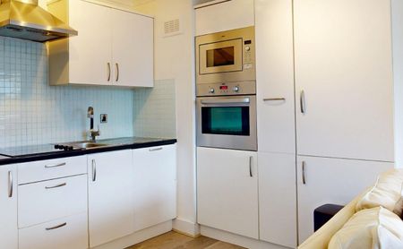 1 Bed Flat, Sherbourne Court, SW5 - Photo 5