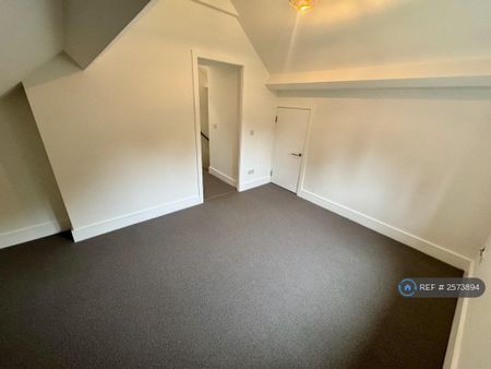 2 bedroom semi-detached house to rent - Photo 2