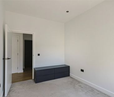 2 bedroom apartment to rent Sandbanks Road, Poole, Dorset, BH15 - Photo 4