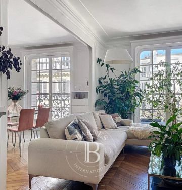 Appartement • Clichy-Trinité - Photo 1