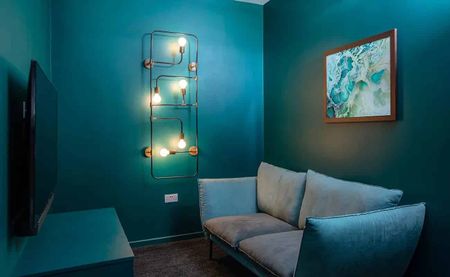 Double Wheelchair Accessible Studio - Photo 2