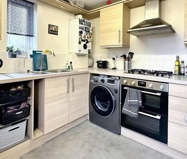 2 bedroom flat to rent - Photo 5