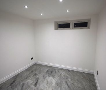 Room to let in a shared flat - for single female only- £850 inclusi... - Photo 1