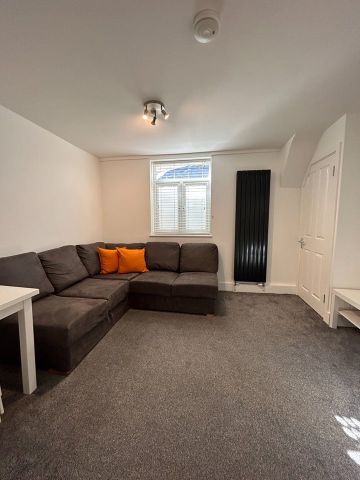 5 Bed Terraced House, Park Crescent Road, BN2 - Photo 2