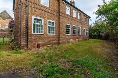 4 bedroom detached house to rent - Photo 4