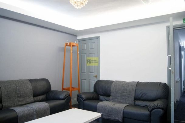 4 bedroom terraced house to rent - Photo 1