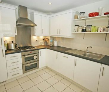 London Road, Welwyn, Hertfordshire, AL6 9HX - Photo 6