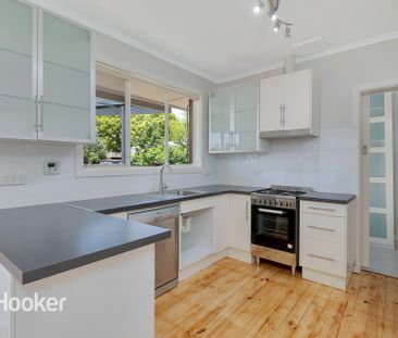 Neat and Tidy home! - Photo 6