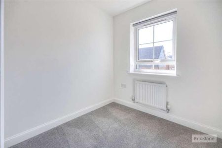 Blackbird Road, Yapton, Arundel, West Sussex, BN18 - Photo 2