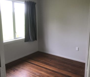 This home is need of a family, it has three bedrooms - one is of si... - Photo 4