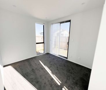 Stylish 4 Bedroom with Study Home in Prime Hillsborough Location - Photo 1