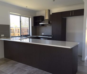 STYLISH & COMFORTABLE WITH BUSHLAND OUTLOOK! - Photo 5