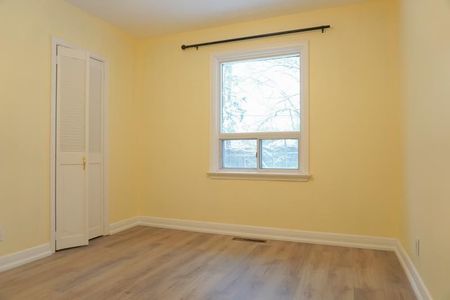 For Lease - 48 Greylawn Crescent, Toronto, Ontario - Photo 2