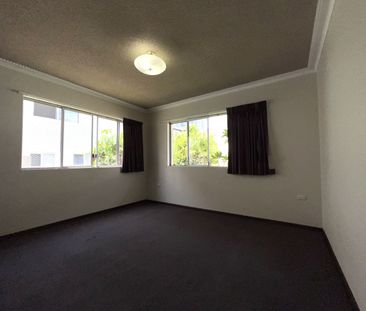 1/1 Burra Street, 4217, Chevron Island Qld - Photo 5