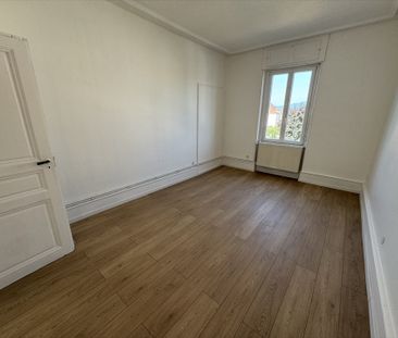 Location Appartement 4 pièces 83m² - Photo 4