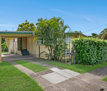 54 Stanley St, Camp Hill QLD 4152 - House For Rent | Domain - Photo 3