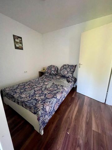 Helle, modern möblierte 2,5 Zimmer-Wohnung mit Balkon - Photo 2