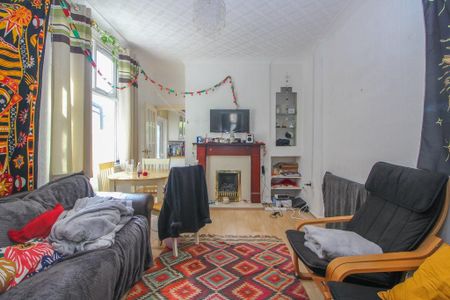 5 bedroom terraced house to rent - Photo 2