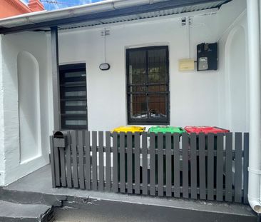 Updated 2 bedroom terrace in a wonderful location - Photo 6