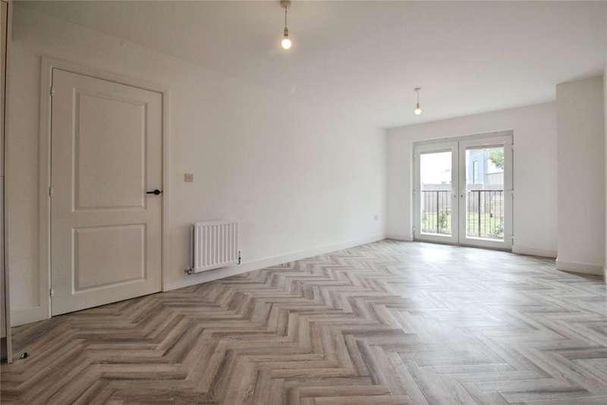 Swan Grove, Basildon, SS16 - Photo 1